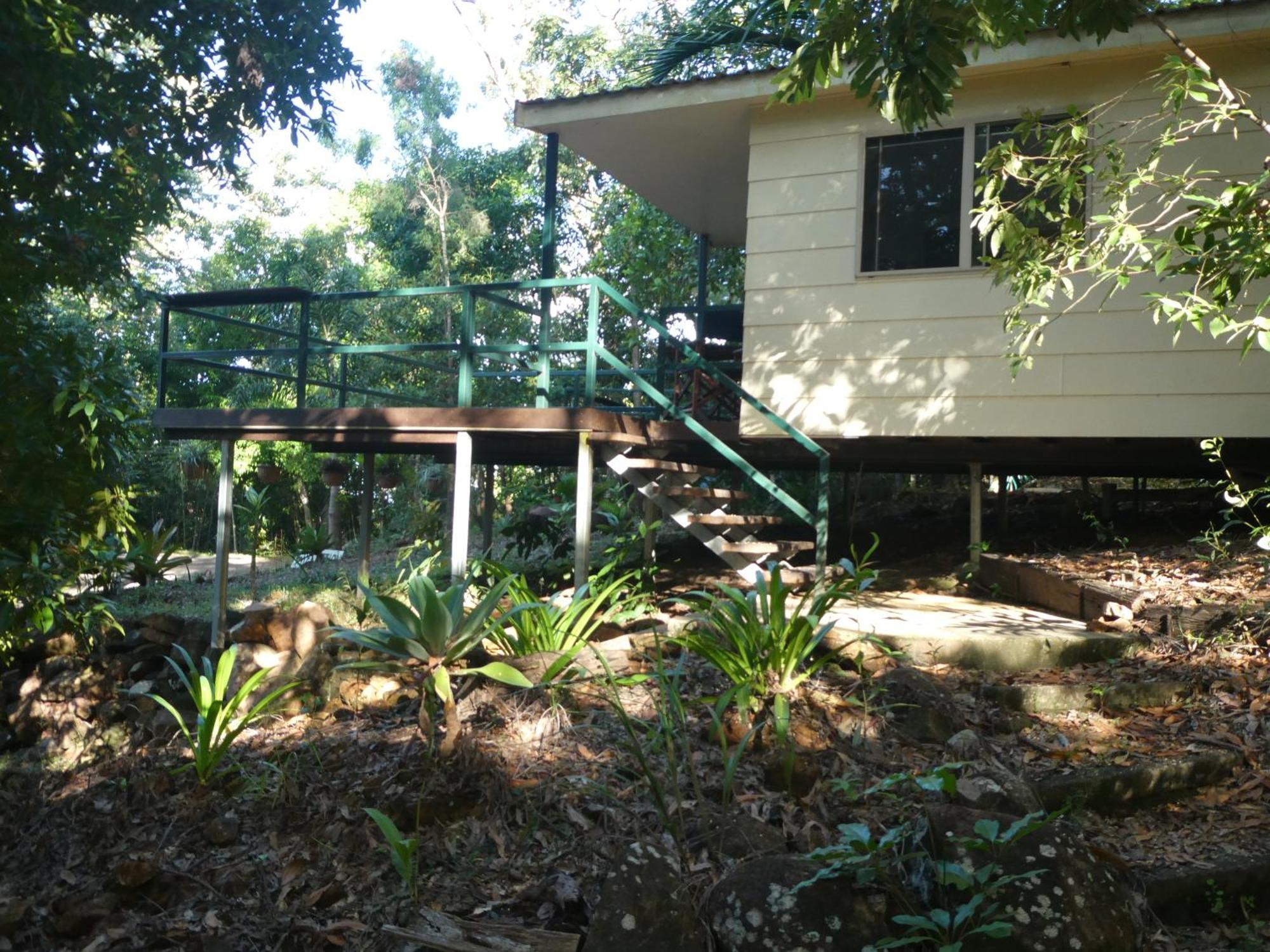 Vista Hinchinbrook Aparthotel Cardwell Exterior photo